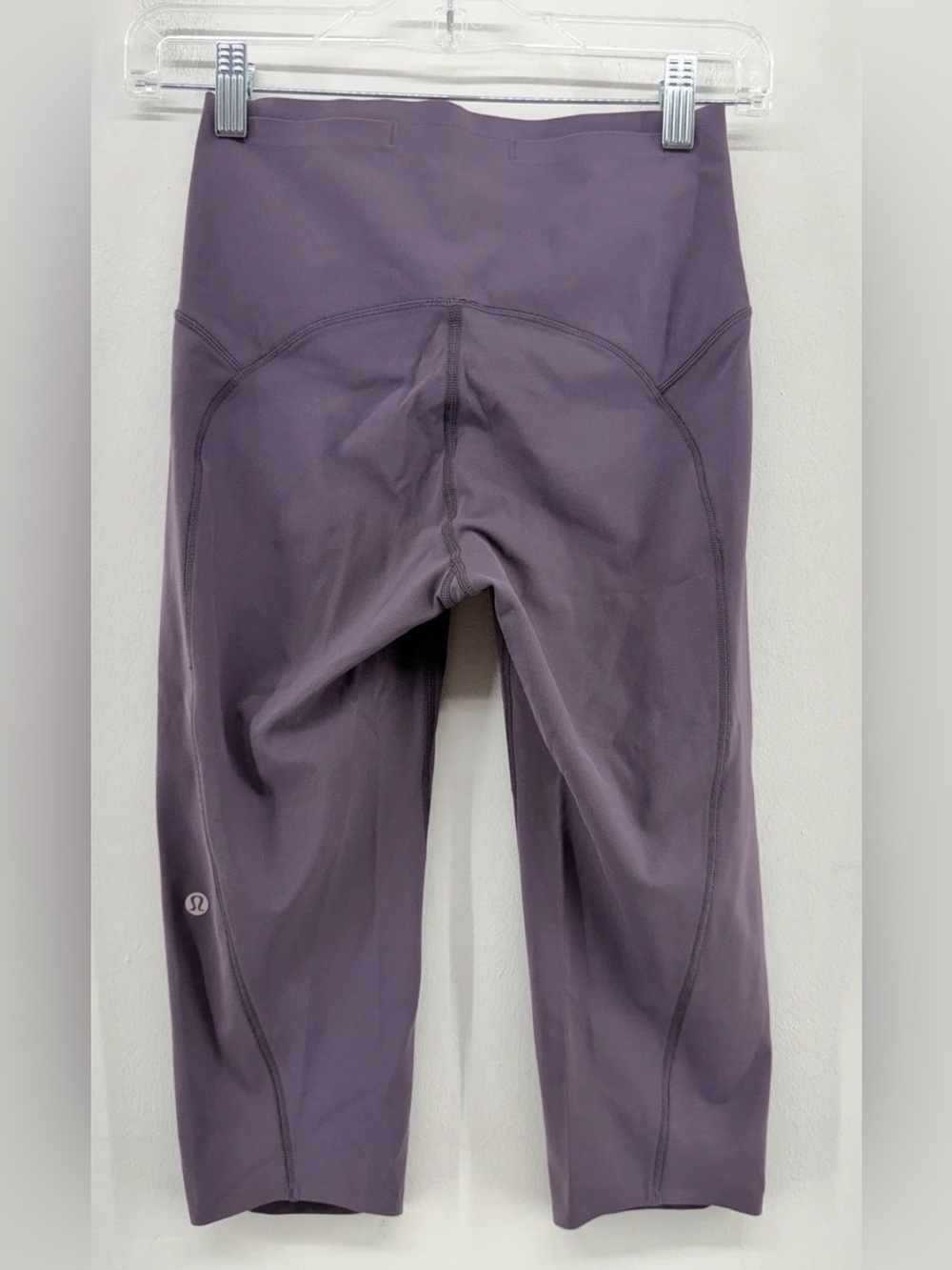 Lululemon Womens Purple Pockets Capri Leggings Size 4